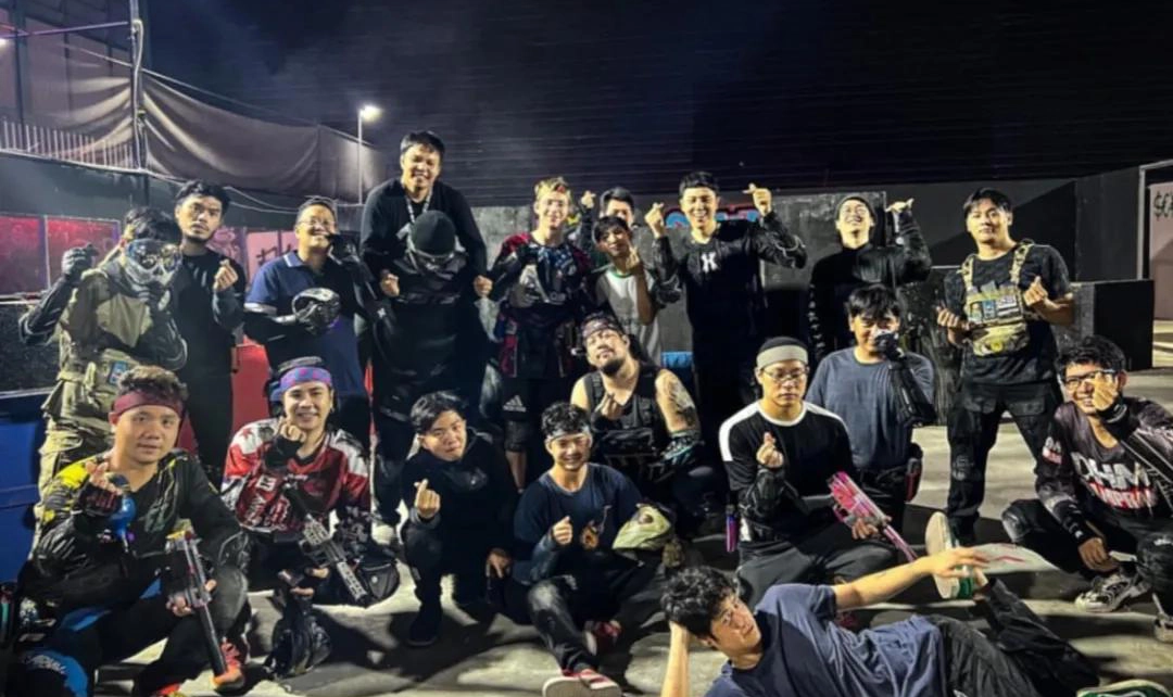 thai speedqb scene with me in the center after game